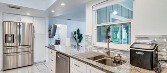 Direct Gulf Access: Port Charlotte Home w/ Dock