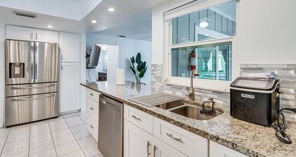 Direct Gulf Access: Port Charlotte Home w/ Dock