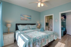 3 bedrooms, iron/ironing board, Internet, bed sheets - < 5 Mi to Private Beach Access! Myrtle Beach Condo (Myrtle Beach)