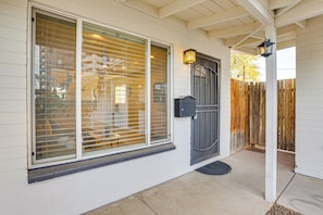 Exterior detail - 4 Mi to Dtwn PHX: Midtown Condo w/ Patio! (Phoenix)