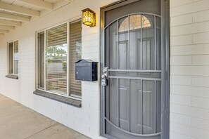 Exterior detail - 4 Mi to Dtwn PHX: Midtown Condo w/ Patio! (Phoenix)