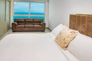4 bedrooms, in-room safe, iron/ironing board, WiFi - Super Luxury Beachfront 4BR w/ Ocean view Balcony (Cartagena)
