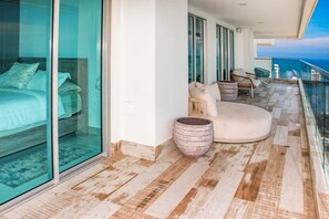 4 bedrooms, in-room safe, iron/ironing board, WiFi - Super Luxury Beachfront 4BR w/ Ocean view Balcony (Cartagena)