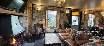 Tin Miners Captain Georgian House, parking, Log burner.