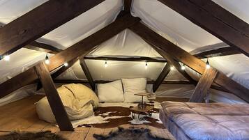 Internet, bed sheets