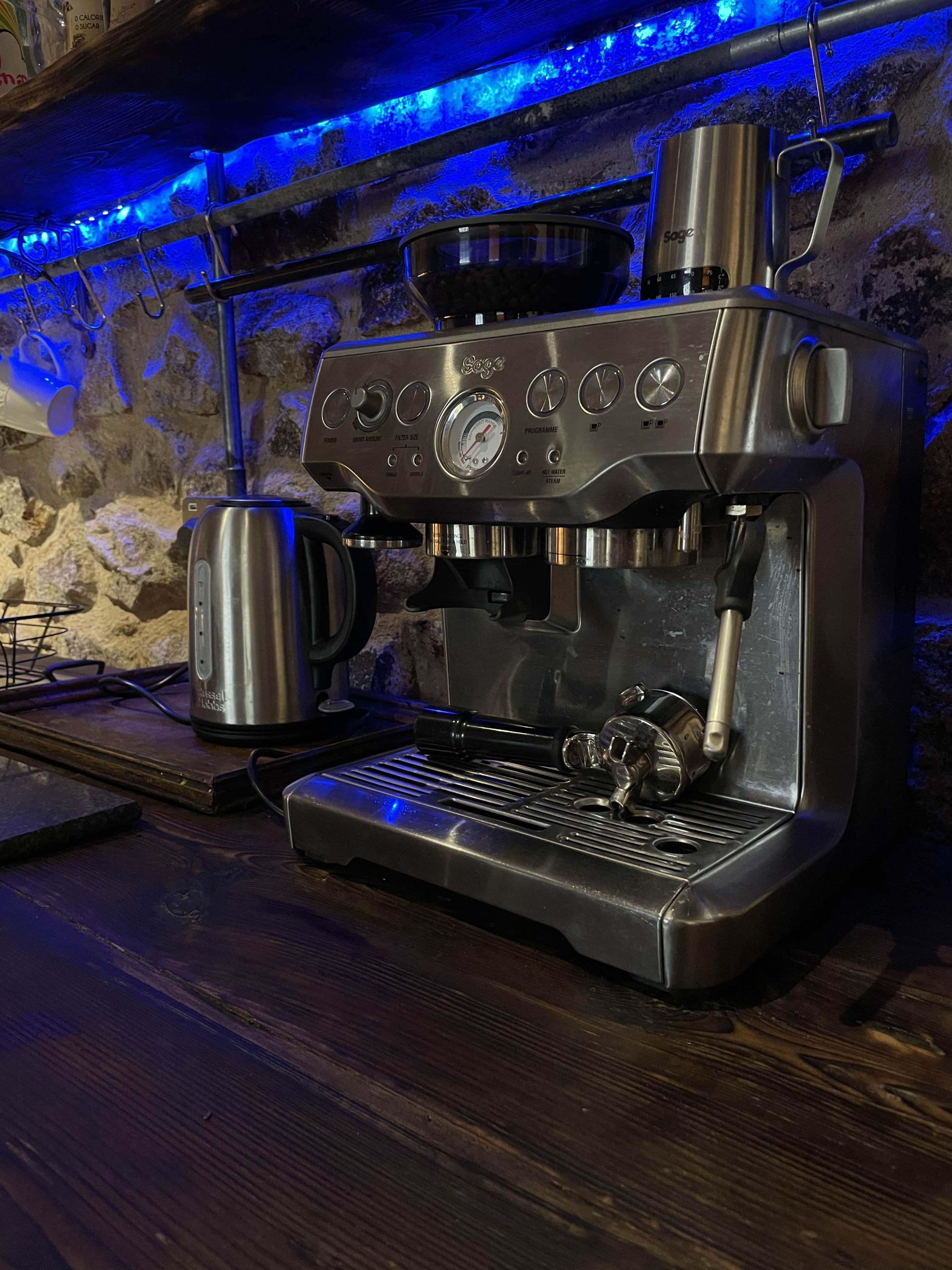 Kaffee und/oder Kaffeemaschine