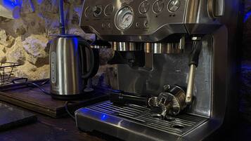 Kaffee und/oder Kaffeemaschine