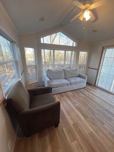 Cozy 2-bedroom Park Model / AC - within Strawberry Park Resort Campground