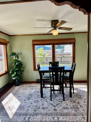 Dining - Blackberry Home (Forks)