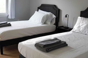 4 chambres, fer et planche à repasser, Wi-Fi, draps fournis