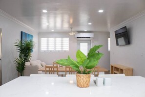 Dining - Tangerine Sunsets Green Marlin (Nassau)