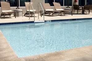 Outdoor pool - Hyatt Place Ontario Airport (Ontario)
