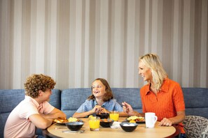 Free daily buffet breakfast