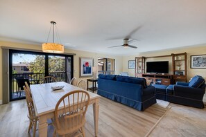 TV, offices - Gorgeous 2 Story Penthouse at Blind Pass Condos (Sanibel)