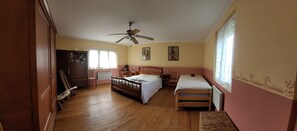 2 chambres, fer et planche à repasser