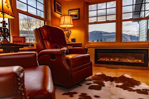 The Glen on Pine Ridge- Hot Tub- Pet Friendly-AC