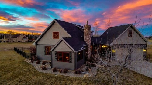 The Glen on Pine Ridge- Hot Tub- Pet Friendly-AC