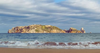 Apartment next to the sea in léstartit
