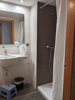 Hair dryer, towels, soap, shampoo - Apartment next to the sea in léstartit (L'Estartit)