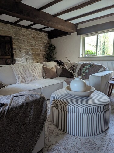 Family-Friendly Historic Oast House Garden & Log Burner. Pet Friendly.