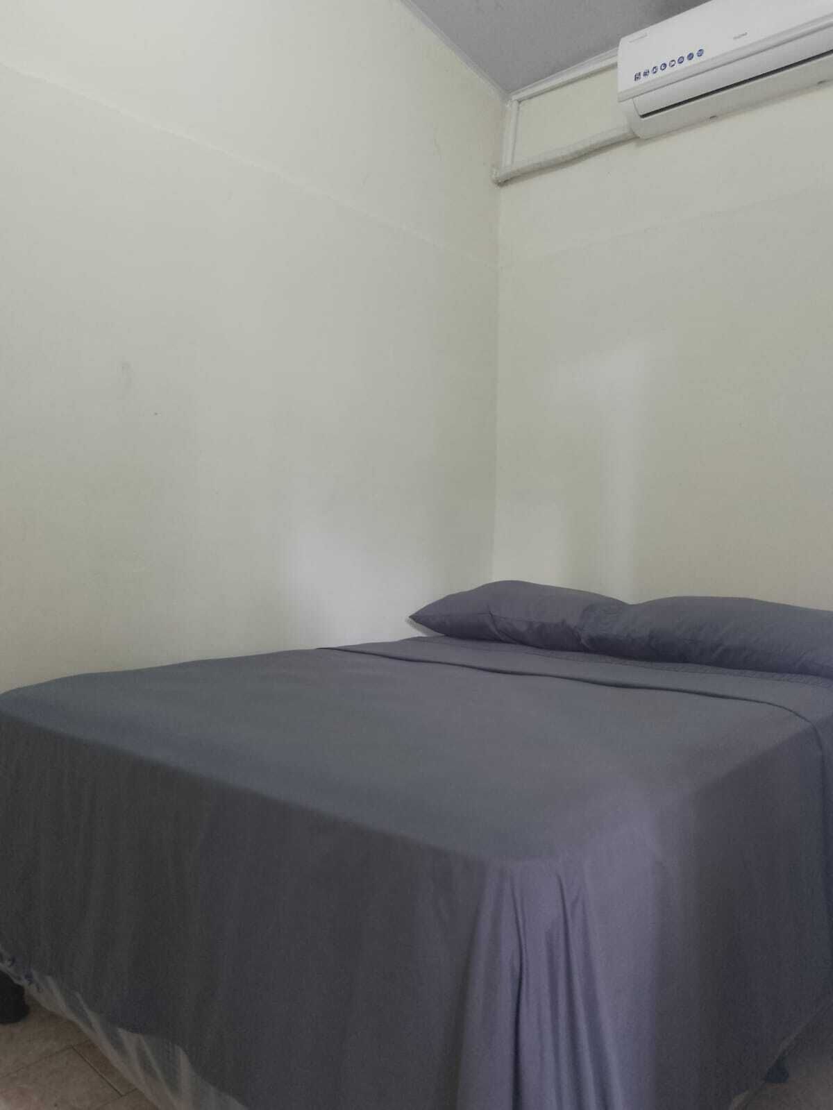 5 bedrooms, free WiFi, bed sheets