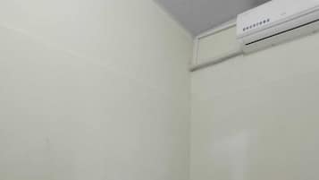 5 bedrooms, free WiFi, bed sheets