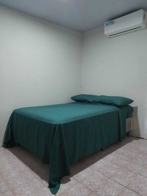 5 makuuhuonetta, ilmainen Wi-Fi, vuodevaatteet