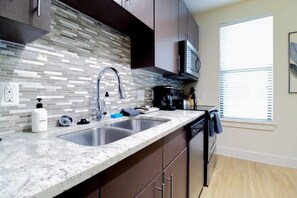 Apartment - Refresh Tanglewood Spacious 1BR in Uptown Houston (Houston)