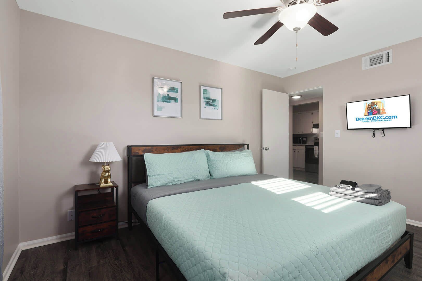 2 bedrooms, iron/ironing board, travel cot, WiFi