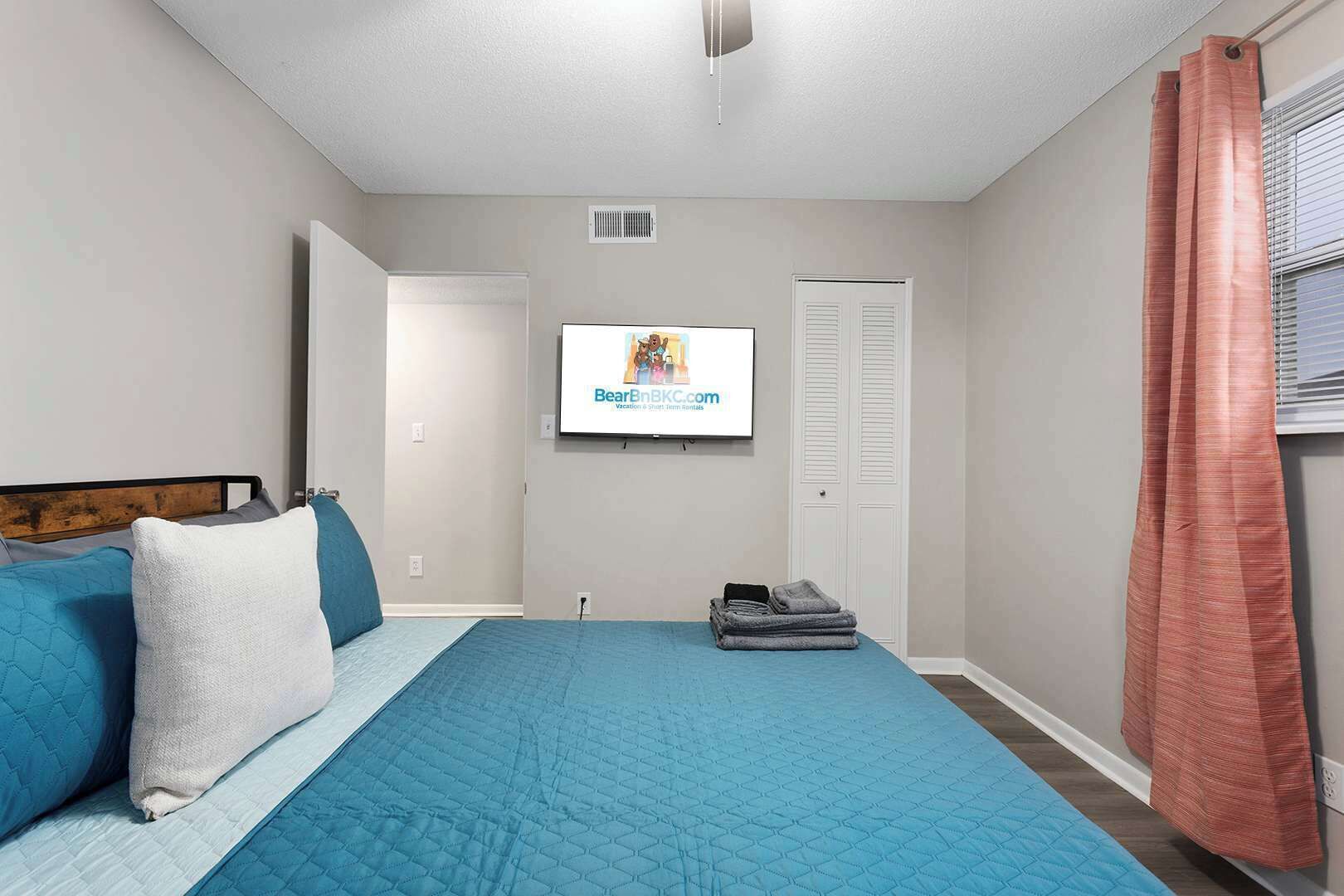 Bügeleisen/Bügelbrett, Reisekinderbett, WLAN, Bettwäsche