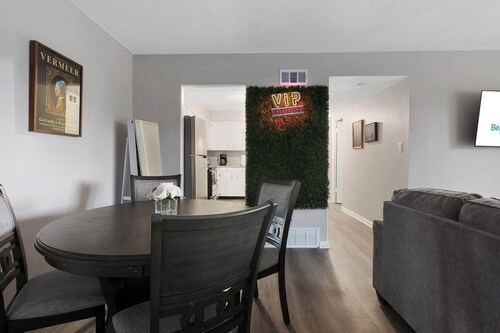2BR Apt Near FIFA and KC Attractions, King Beds