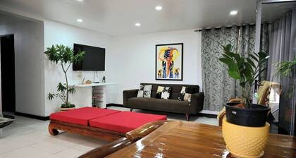 Lavish Lodge -2 Bedrooms 2 Bath