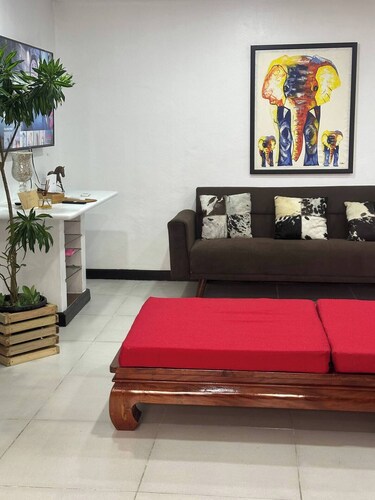 Lavish Lodge -2 Bedrooms 2 Bath
