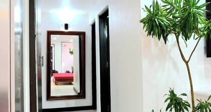 Lavish Lodge -2 Bedrooms 2 Bath