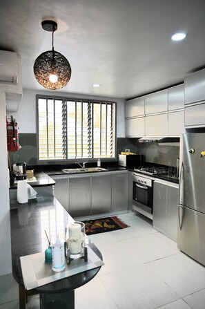 Private kitchen - Lavish Lodge -2 Bedrooms 2 Bath (Suva)