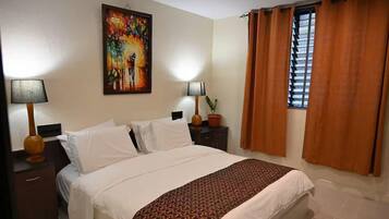 2 quartos, ferros/tábuas de passar roupa, Wi-Fi, roupa de cama