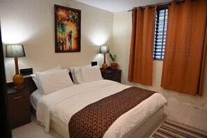 2 室のベッドルーム、アイロン / アイロン台、WiFi、ベッドシーツ