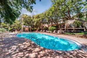 Pool - Beachfront Condo With Outdoor Pool, Patio & Washer/dryer - Dog-friendly (Fernandina Beach)