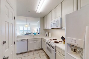 Appartamento, letti multipli, patio, vista oceano (19 Ocean Place) | Cucina privata