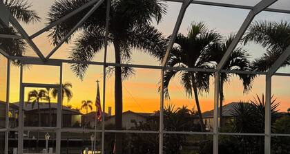 Pool and Hot Tub Gulf Access Home 3-bedroom house with Dock