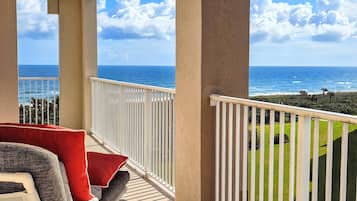 Condo, nhiều giường, sân hiên, quang cảnh biển (Wave Watch) | Quang cảnh từ phòng