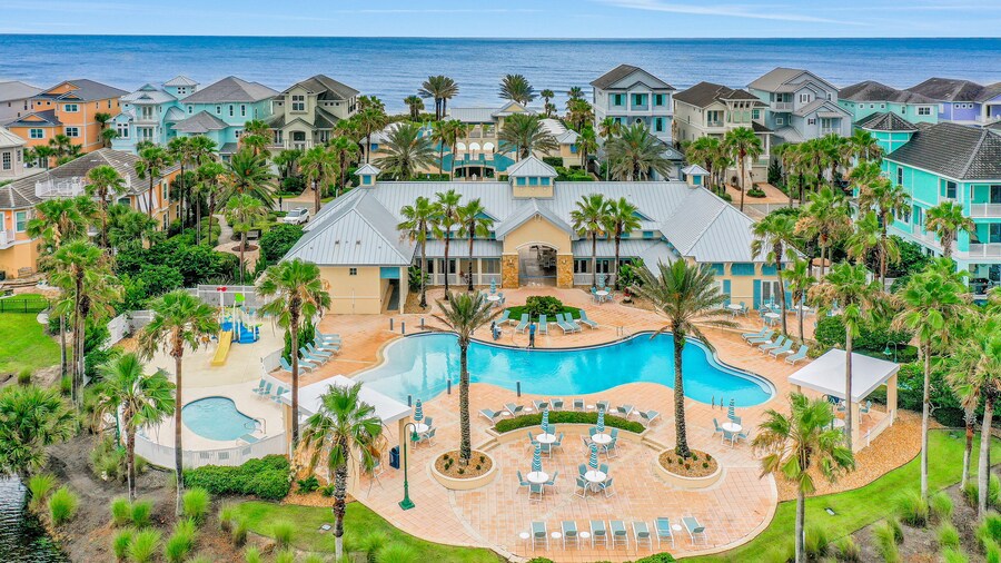 Dog-friendly Condo on the Golf Course With Ocean View, Pools, gym & Beach Access