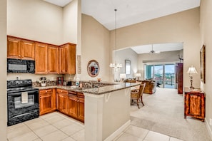 Interior - Dog-friendly Condo on the Golf Course With Ocean View, Pools, gym & Beach Access (Palm Coast)