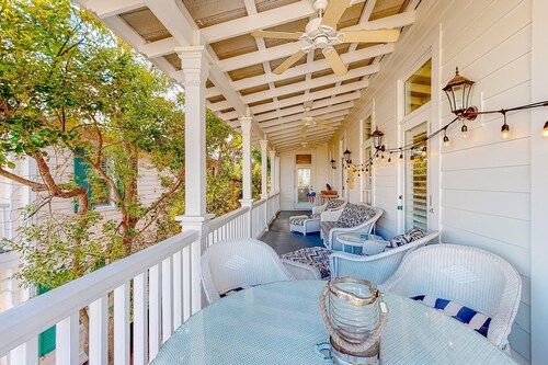Charleston-style Cottage w/ Lovely Decks, Steps to the Beach & Pools