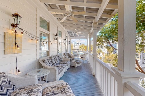 Charleston-style Cottage w/ Lovely Decks, Steps to the Beach & Pools