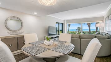 Lejlighed - 1 kingsize-seng med sovesofa - adgang til pool (B120 Amelia Surf and Racquet) | 1 soveværelse, individuelt design, individuel indretning