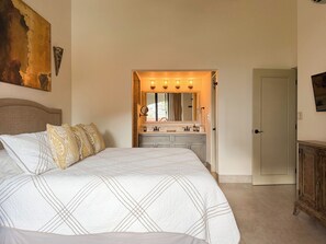 3 bedrooms, in-room safe, iron/ironing board, WiFi - Cabo Wave Condos- Marina Sol  D303 (Cabo San Lucas)