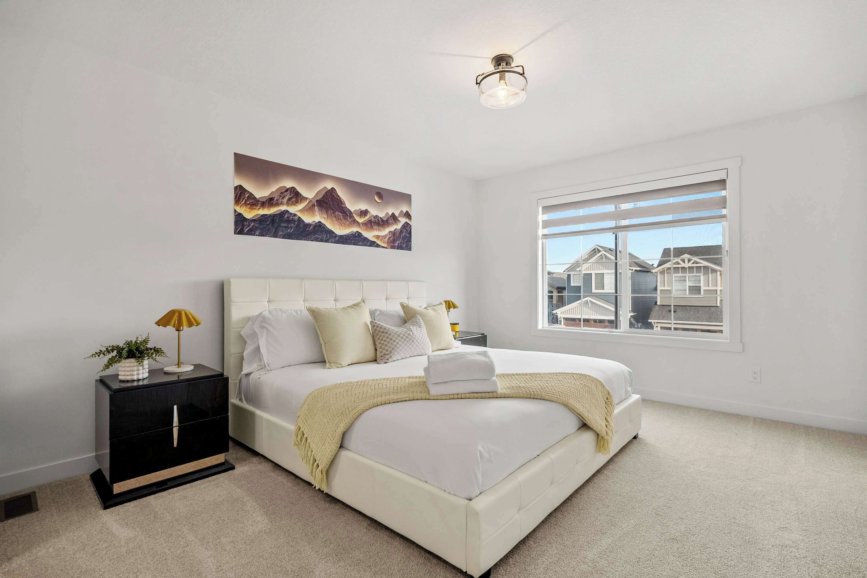 Iron/ironing board, travel crib, WiFi, bed sheets