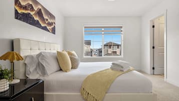 Iron/ironing board, travel crib, WiFi, bed sheets