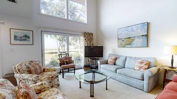 House, Multiple Beds, Patio (3047 Club Villas) | Living area